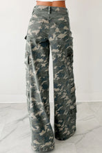 Load image into Gallery viewer, Camo Pants

