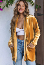 Load image into Gallery viewer, Pocketed Velvet Blazer
