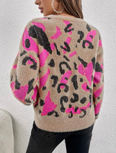 Load image into Gallery viewer, Tan &amp; Hot pink Sweater
