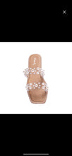 Load image into Gallery viewer, Pearl Studded Clear Sandal
